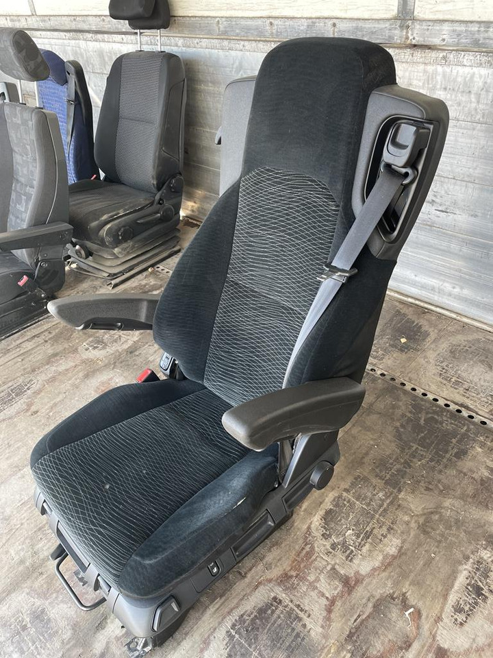 MERCEDES-BENZ ACTROS MP4 AIR DRIVER SEAT - Siège pour Camion: photos 2 MERCEDES-BENZ ACTROS MP4 AIR DRIVER SEAT - Siège pour Camion: photos 2
