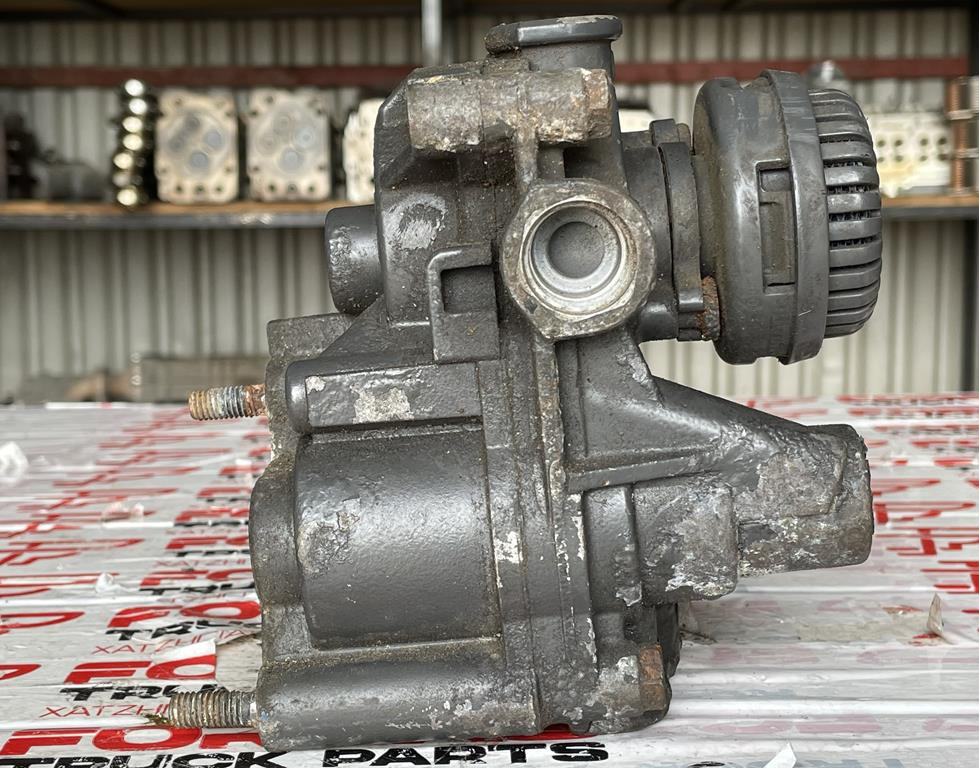 WABCO AIR VALVE FOR MERCEDES - A 005 429 8944 - Valve de frein pour Camion: photos 4 WABCO AIR VALVE FOR MERCEDES - A 005 429 8944 - Valve de frein pour Camion: photos 4