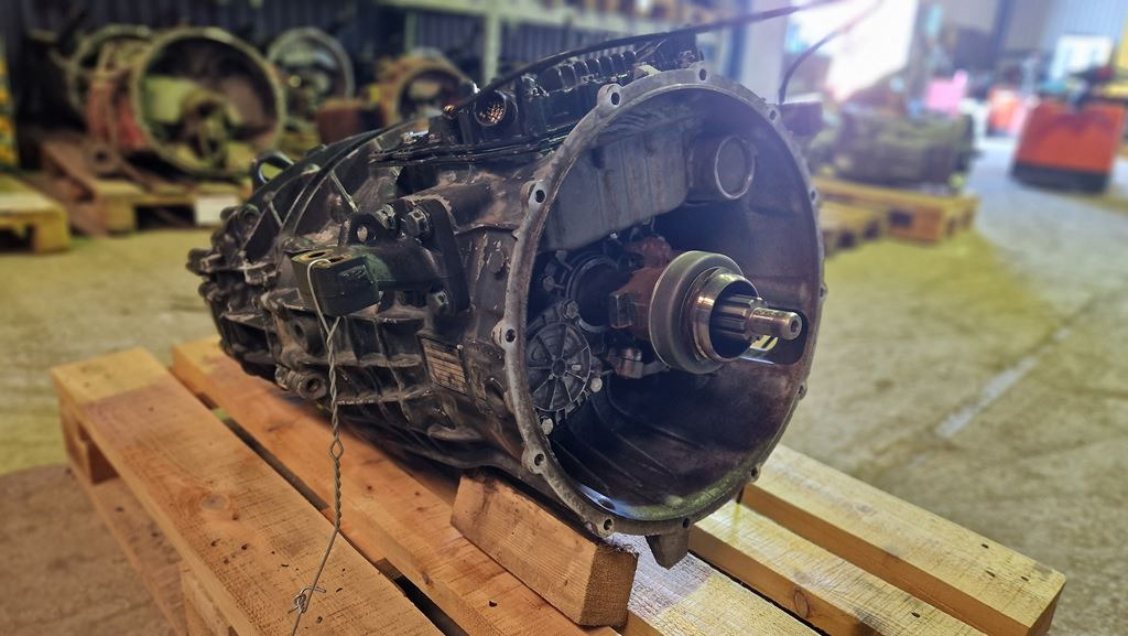 ZF ASTRONIC MID 12 AS 1210 TO - 81.32004 - 6194 - Boîte de vitesse pour Camion: photos 1 ZF ASTRONIC MID 12 AS 1210 TO - 81.32004 - 6194 - Boîte de vitesse pour Camion: photos 1