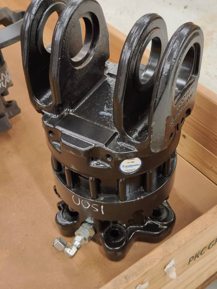 Spare parts Valve blocks, hydraulic motors, cylind - Hydraulique pour Matériel forestier: photos 1 Spare parts Valve blocks, hydraulic motors, cylind - Hydraulique pour Matériel forestier: photos 1