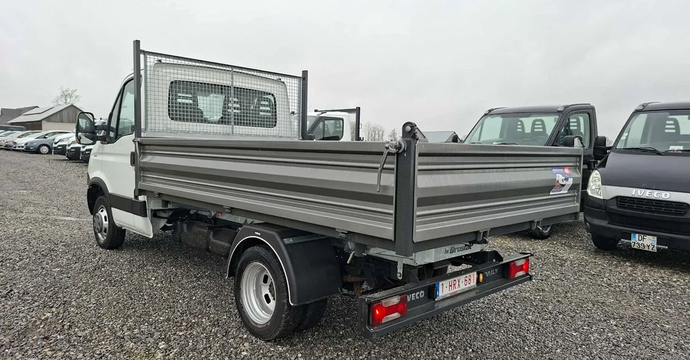 Iveco 35C13, 35C12, 35C14, 35C15 - Utilitaire benne: photos 5 Iveco 35C13, 35C12, 35C14, 35C15 - Utilitaire benne: photos 5