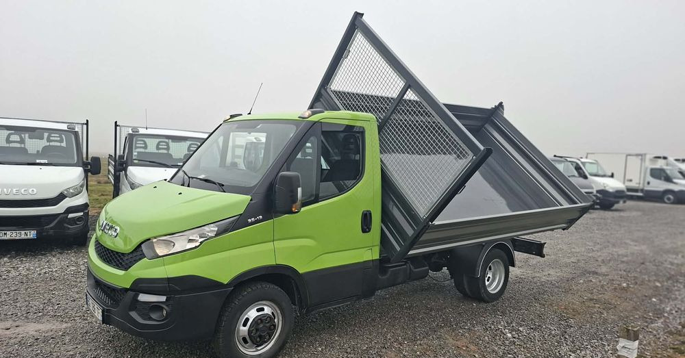 Iveco 35C13, 35C14, 35C15 - Utilitaire benne: photos 2 Iveco 35C13, 35C14, 35C15 - Utilitaire benne: photos 2