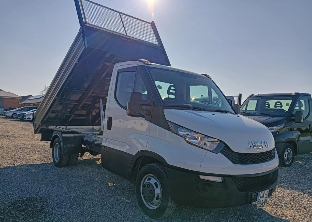 Iveco 35C15, 35C14, 35C13, 35C12 - Utilitaire benne: photos 4 Iveco 35C15, 35C14, 35C13, 35C12 - Utilitaire benne: photos 4