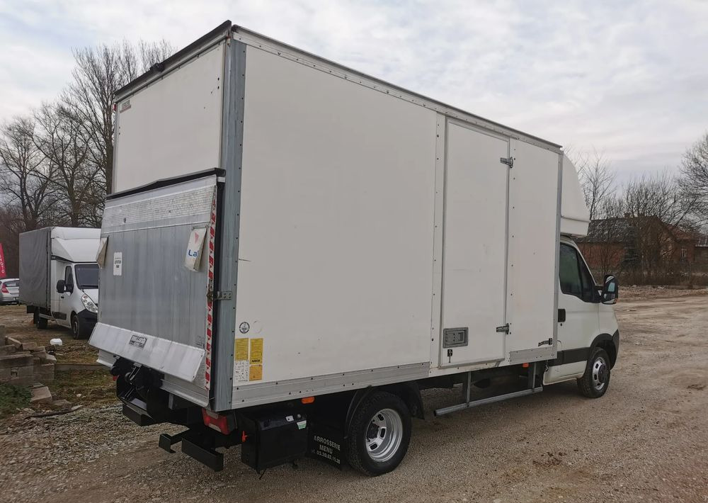 Iveco 3.0-150KM Daily 35C15 Kontener winda Dhollandia 750kg długi 35-150 Klimatyzacja długi rozstaw - Fourgon grand volume: photos 5 Iveco 3.0-150KM Daily 35C15 Kontener winda Dhollandia 750kg długi 35-150 Klimatyzacja długi rozstaw - Fourgon grand volume: photos 5