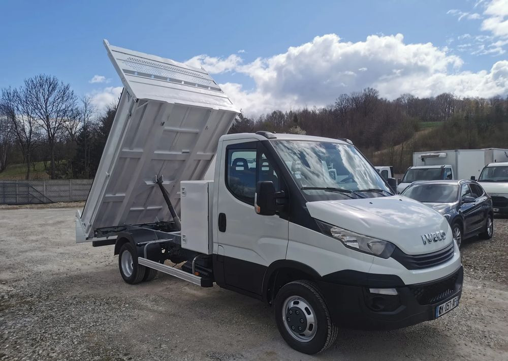 Iveco Daily 35C15 Kiper wywrotka 3.0 -150KM Hak Bliźniak klimatyzacja sprowadzony - Utilitaire benne: photos 3 Iveco Daily 35C15 Kiper wywrotka 3.0 -150KM Hak Bliźniak klimatyzacja sprowadzony - Utilitaire benne: photos 3