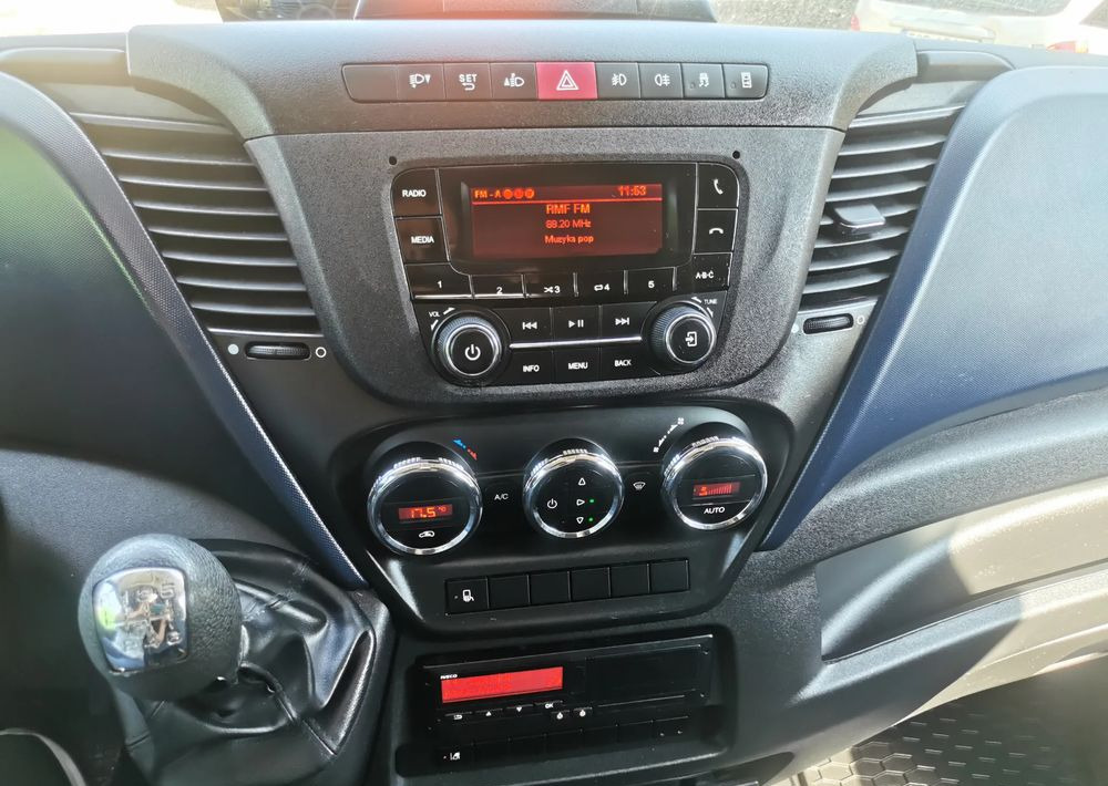 Crédit-bail de Iveco Daily 70C18 firana Winda 1.000kg Dhollandia wejkama 12pal Iveco Daily 70C18 firana Winda 1.000kg Dhollandia wejkama 12pal: photos 17 Crédit-bail de Iveco Daily 70C18 firana Winda 1.000kg Dhollandia wejkama 12pal Iveco Daily 70C18 firana Winda 1.000kg Dhollandia wejkama 12pal: photos 17