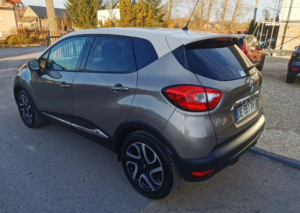 Renault Captur 0.9 Energy TCe Intens - SUV: photos 5 Renault Captur 0.9 Energy TCe Intens - SUV: photos 5