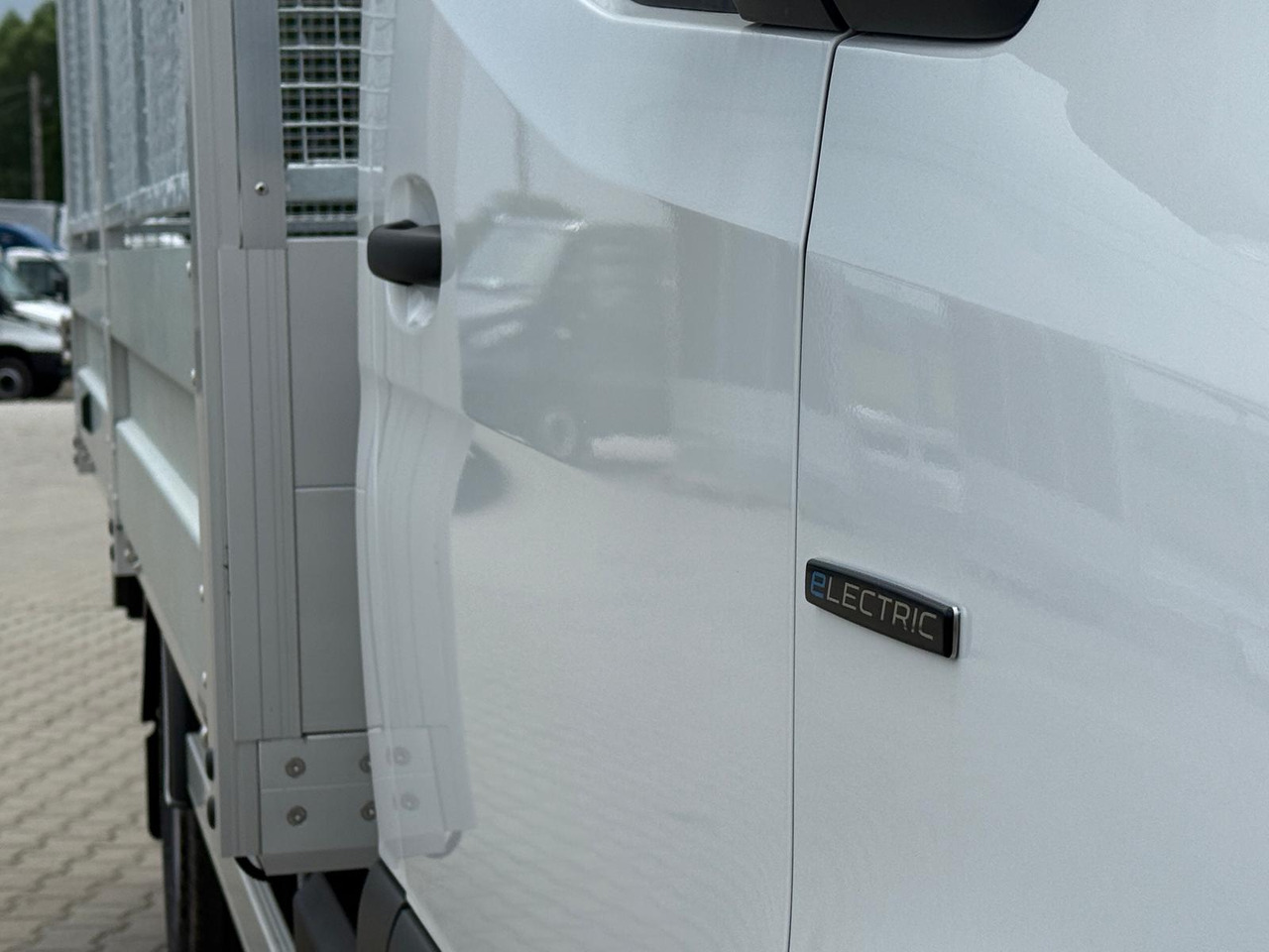 Utilitaire plateau, Utilitaire électrique neuf Mercedes eSprinter: photos 9 Utilitaire plateau, Utilitaire électrique neuf Mercedes eSprinter: photos 9