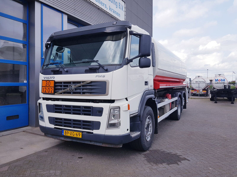 Volvo FM 9.340 Fuel 21.400 Liter 3 Comp Euro 3 - Camion citerne: photos 2 Volvo FM 9.340 Fuel 21.400 Liter 3 Comp Euro 3 - Camion citerne: photos 2