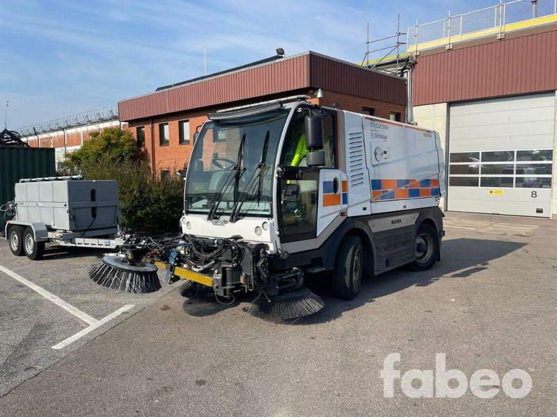 Bucher CityCat 5006 - Balayeuse de voirie: photos 1 Bucher CityCat 5006 - Balayeuse de voirie: photos 1