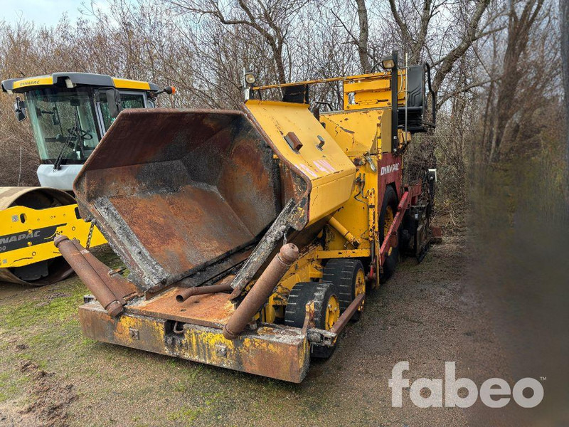 Dynapac F8-4W Dynapac F8-4W Asfaltsläggare (115060) - Finisseur: photos 1 Dynapac F8-4W Dynapac F8-4W Asfaltsläggare (115060) - Finisseur: photos 1