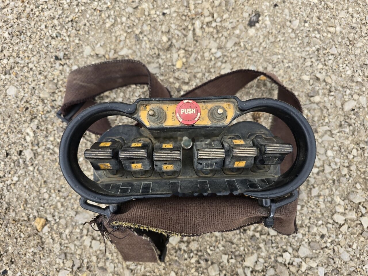 Mercedes-Benz Axor 1833 SPECIAL PRICE ONLY THIS YEAR - Camion benne, Camion grue: photos 5 Mercedes-Benz Axor 1833 SPECIAL PRICE ONLY THIS YEAR - Camion benne, Camion grue: photos 5