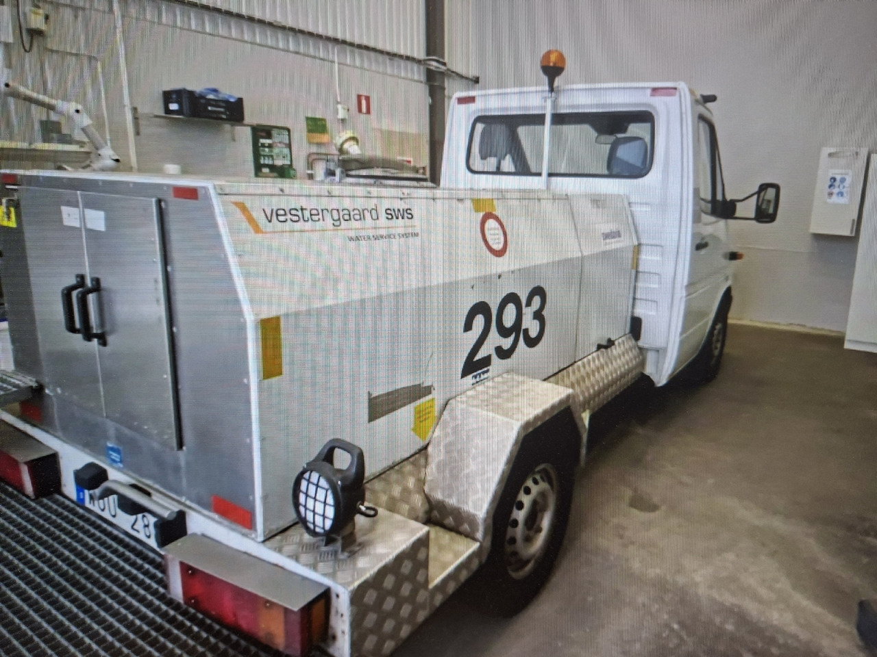 Mercedes311 CDI/30/Vestergaard WSU - Équipement aéroportuaire: photos 2 Mercedes311 CDI/30/Vestergaard WSU - Équipement aéroportuaire: photos 2