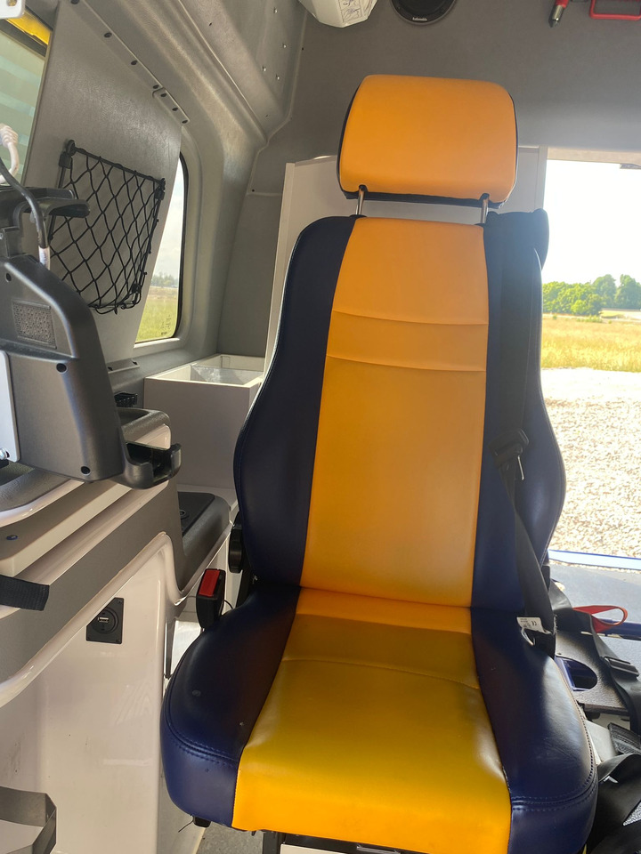 Ambulance MERCEDES-BENZ Vito 119 4x4 - Ambulans / AMBULANCE: photos 13 Ambulance MERCEDES-BENZ Vito 119 4x4 - Ambulans / AMBULANCE: photos 13