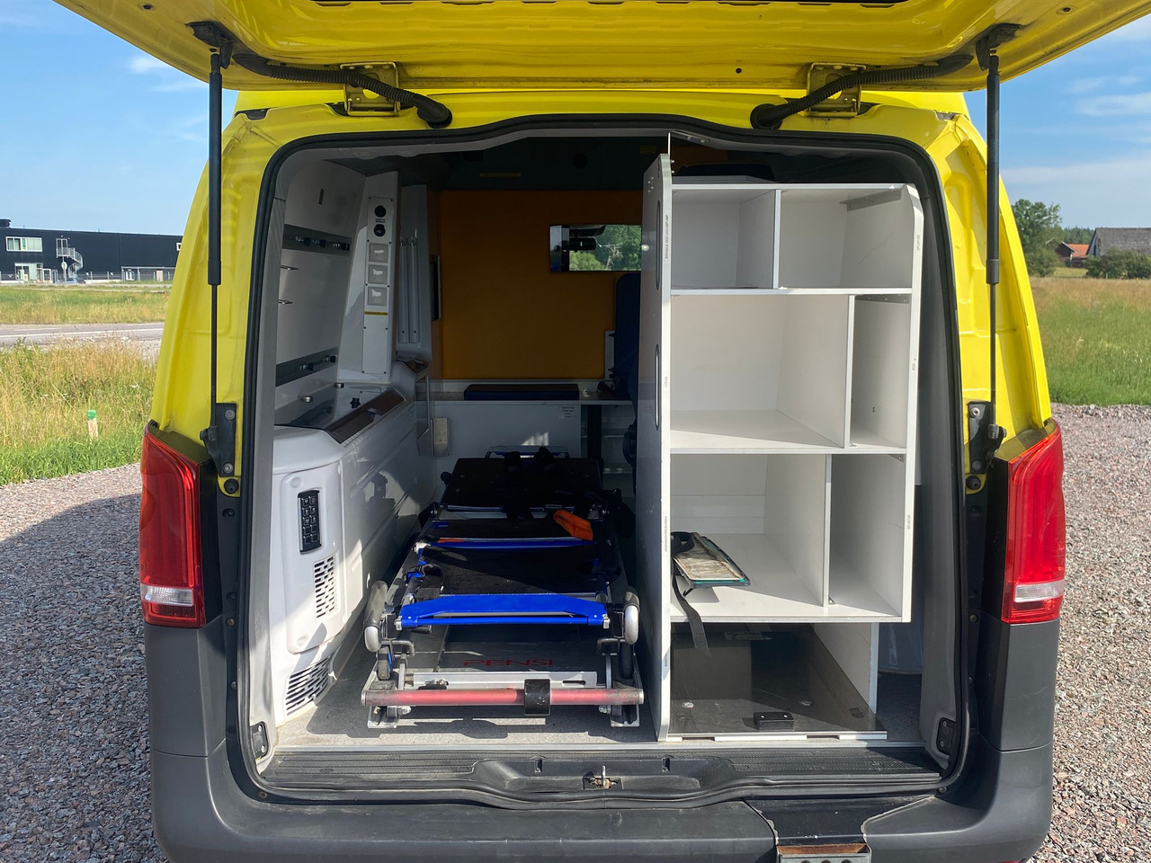 Ambulance MERCEDES-BENZ Vito 119 4x4 - Ambulans / AMBULANCE: photos 7 Ambulance MERCEDES-BENZ Vito 119 4x4 - Ambulans / AMBULANCE: photos 7
