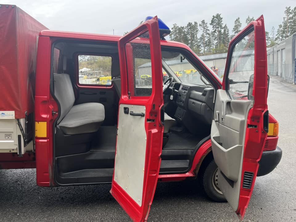 Crédit-bail de VOLKSWAGEN Transporter 2,5 TDI Syncro 4x4 VOLKSWAGEN Transporter 2,5 TDI Syncro 4x4: photos 17