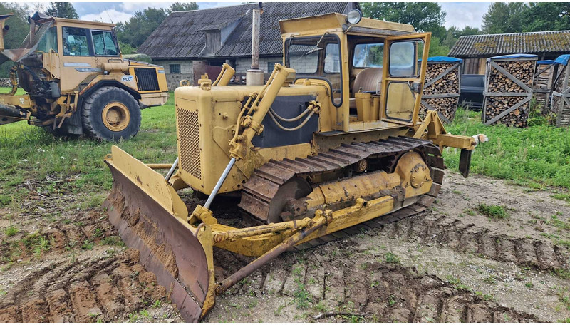 Caterpillar D4D - Bulldozer: photos 1 Caterpillar D4D - Bulldozer: photos 1