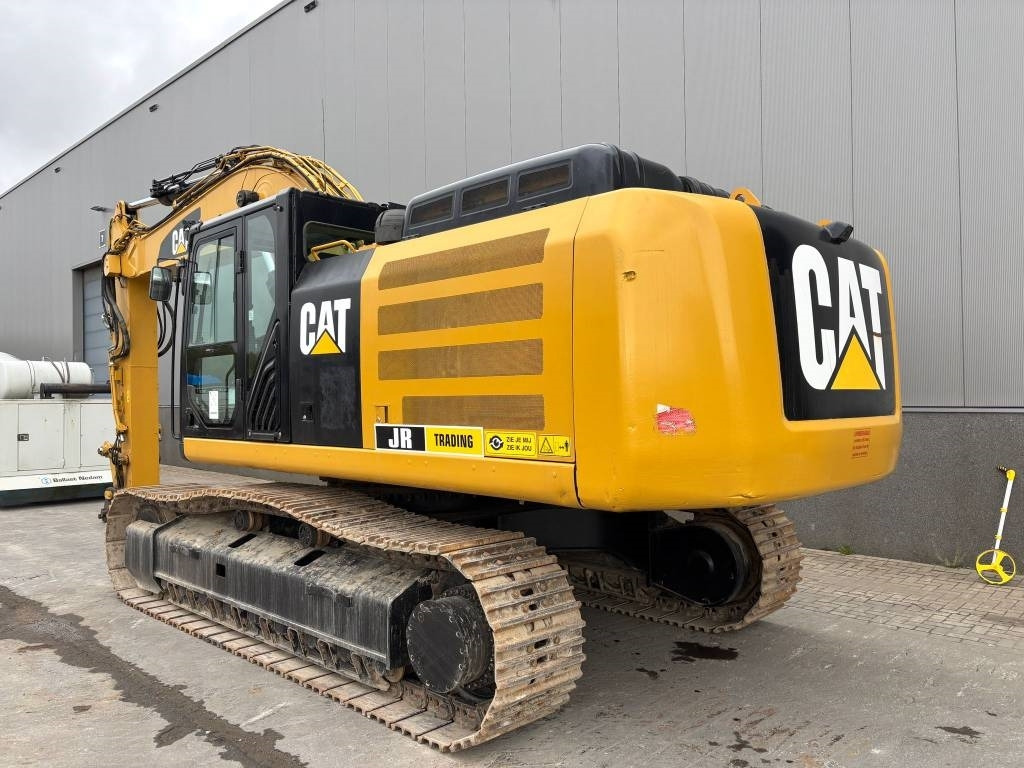 CAT 336F L XE (New Undercarriage)  - Pelle sur chenille: photos 3 CAT 336F L XE (New Undercarriage)  - Pelle sur chenille: photos 3