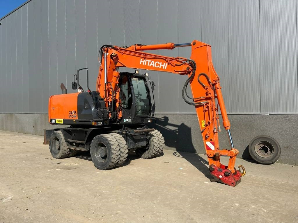 Hitachi ZX 140 W-5B - Pelle sur pneus: photos 4 Hitachi ZX 140 W-5B - Pelle sur pneus: photos 4