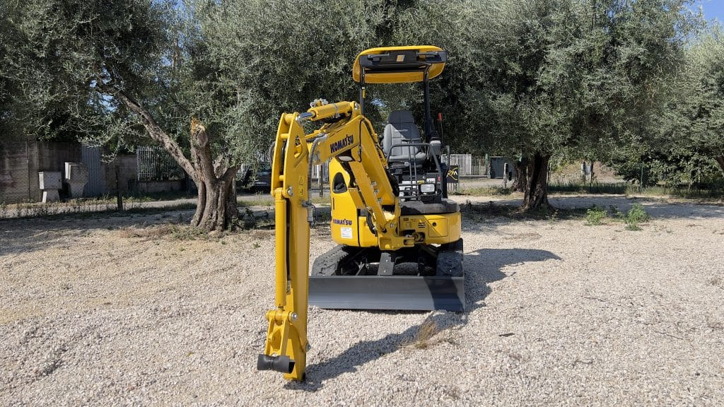 Komatsu PC24MR-5 (tettuccio) - Mini pelle: photos 3 Komatsu PC24MR-5 (tettuccio) - Mini pelle: photos 3