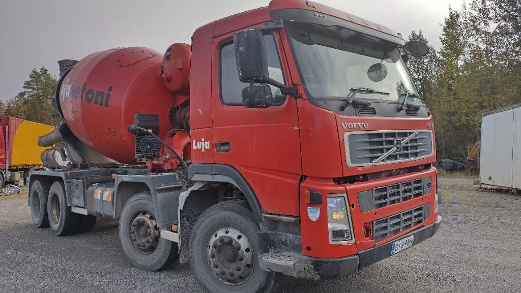 Volvo FM9 8x4 full steel,manual, mixer - Camion citerne: photos 2 Volvo FM9 8x4 full steel,manual, mixer - Camion citerne: photos 2