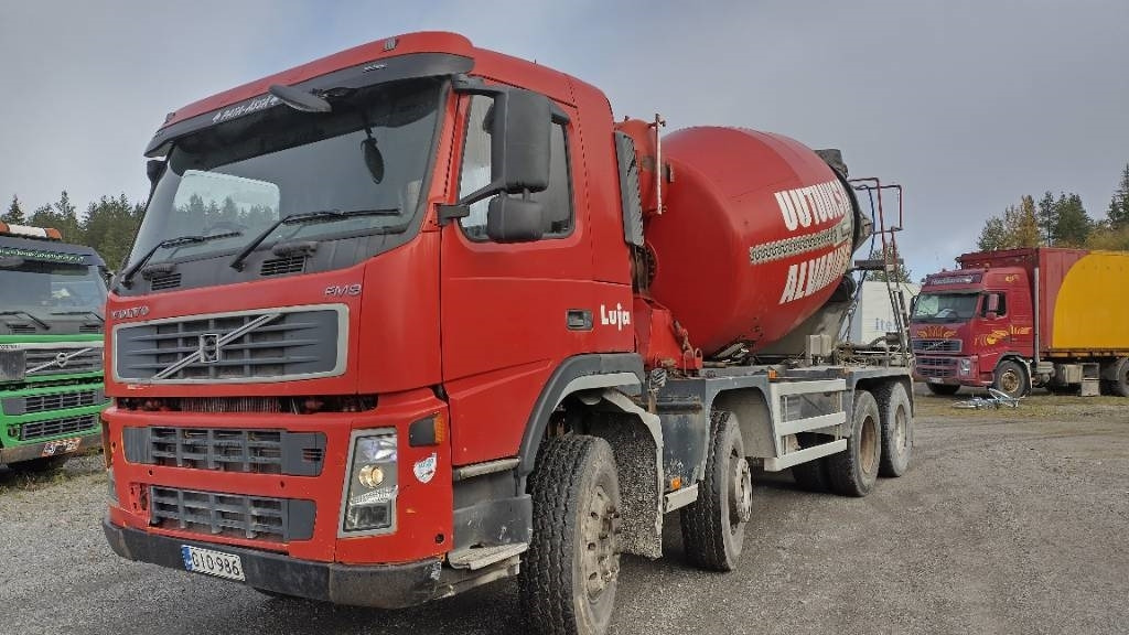 Volvo FM9 8x4 full steel,manual, mixer - Camion citerne: photos 1 Volvo FM9 8x4 full steel,manual, mixer - Camion citerne: photos 1