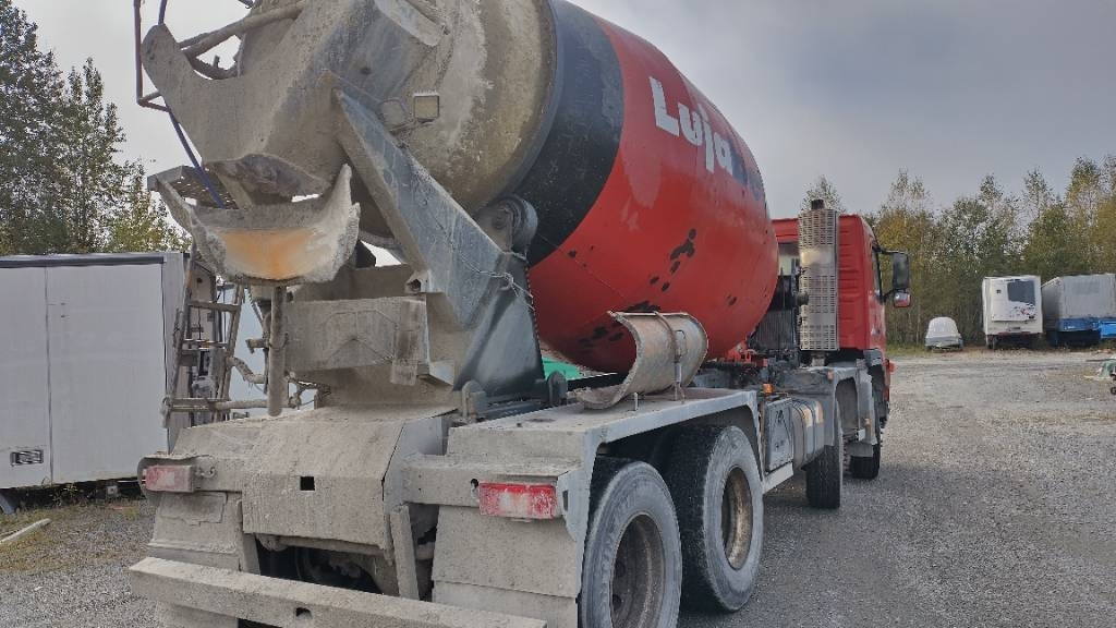 Volvo FM9 8x4 full steel,manual, mixer - Camion citerne: photos 4 Volvo FM9 8x4 full steel,manual, mixer - Camion citerne: photos 4