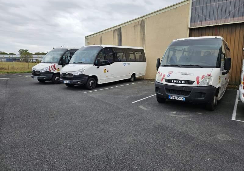 Irisbus WING / 34 MIEJSCA/ KLIMA DLA KIEROWCY/ 3 SZTUKI - Minibus, Transport de personnes: photos 1 Irisbus WING / 34 MIEJSCA/ KLIMA DLA KIEROWCY/ 3 SZTUKI - Minibus, Transport de personnes: photos 1