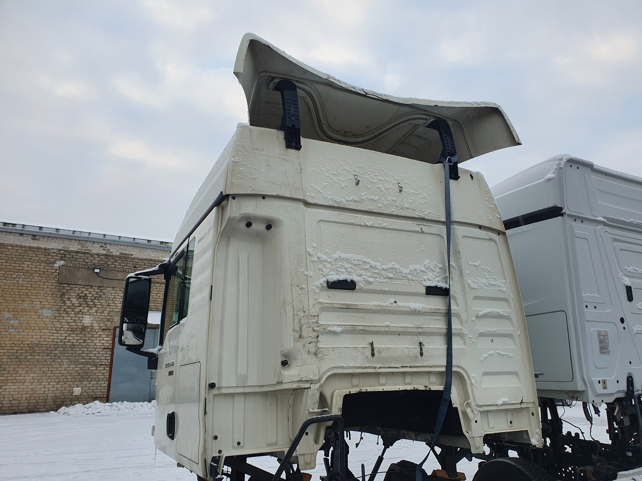 MAN MAN TGX, TGS EURO 6 cab, body cabin, cabina, replacement cab, medium height roof, F99/L47/L49, 81600007848, 81600007831, 81600007871, 81600007920, 81600007949, 81600007858, 81600007832, 81600007849, 8 - Cabine pour Camion: photos 4 MAN MAN TGX, TGS EURO 6 cab, body cabin, cabina, replacement cab, medium height roof, F99/L47/L49, 81600007848, 81600007831, 81600007871, 81600007920, 81600007949, 81600007858, 81600007832, 81600007849, 8 - Cabine pour Camion: photos 4