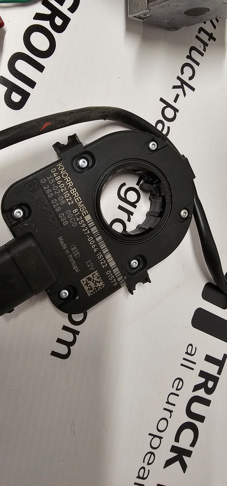 MAN MAN TGX / TGS EURO6 steering controllers set, driving position buttons, steering column switch, steering stalk 81255016035, 81464306026, 81258056006, 81255090159, 81255090188, 81259370064, 81258056005 - Pièces de rechange pour Camion: photos 2 MAN MAN TGX / TGS EURO6 steering controllers set, driving position buttons, steering column switch, steering stalk 81255016035, 81464306026, 81258056006, 81255090159, 81255090188, 81259370064, 81258056005 - Pièces de rechange pour Camion: photos 2