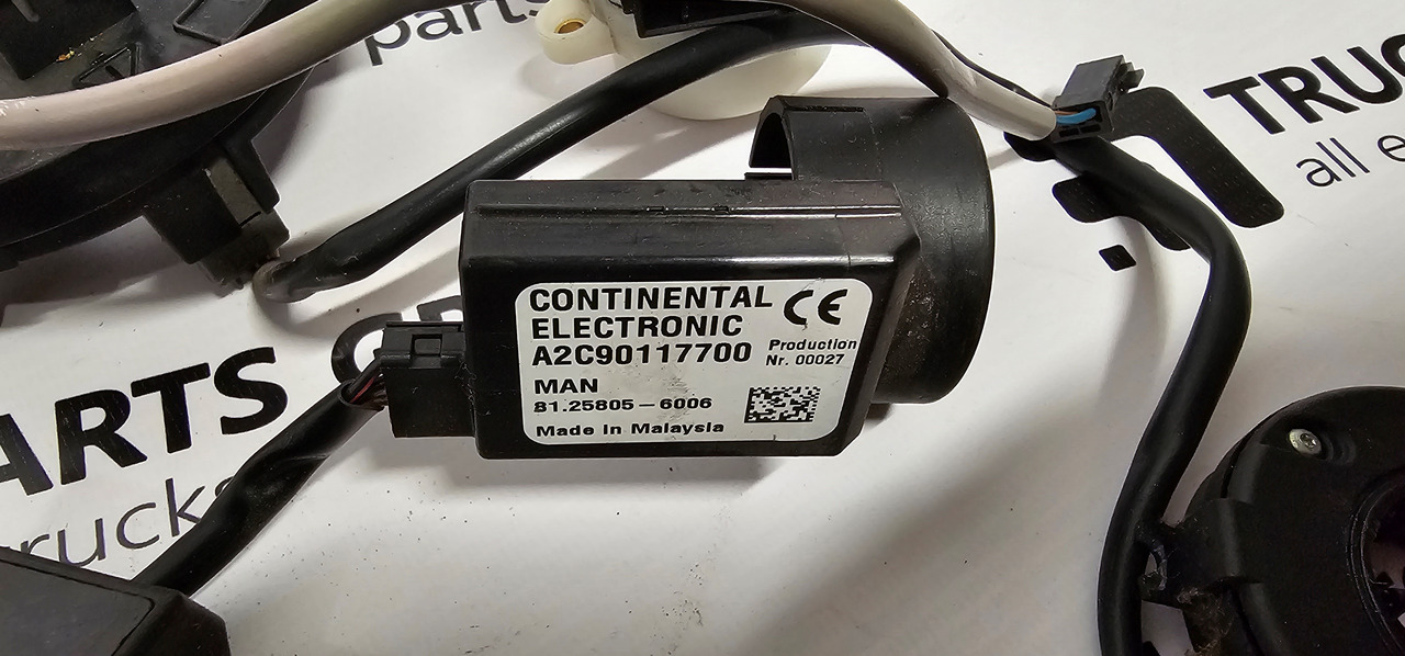 MAN MAN TGX / TGS EURO6 steering controllers set, driving position buttons, steering column switch, steering stalk 81255016035, 81464306026, 81258056006, 81255090159, 81255090188, 81259370064, 81258056005 - Pièces de rechange pour Camion: photos 4 MAN MAN TGX / TGS EURO6 steering controllers set, driving position buttons, steering column switch, steering stalk 81255016035, 81464306026, 81258056006, 81255090159, 81255090188, 81259370064, 81258056005 - Pièces de rechange pour Camion: photos 4