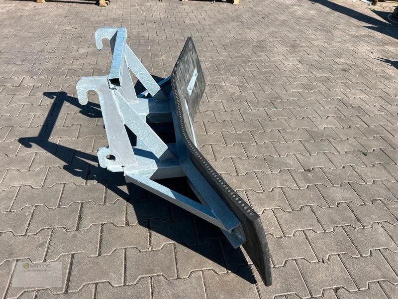 Vemac Gummischieber 260 Schäffer Futterschieber, Gülleschieber, Schneeschild - Lame pour Machine agricole: photos 4 Vemac Gummischieber 260 Schäffer Futterschieber, Gülleschieber, Schneeschild - Lame pour Machine agricole: photos 4