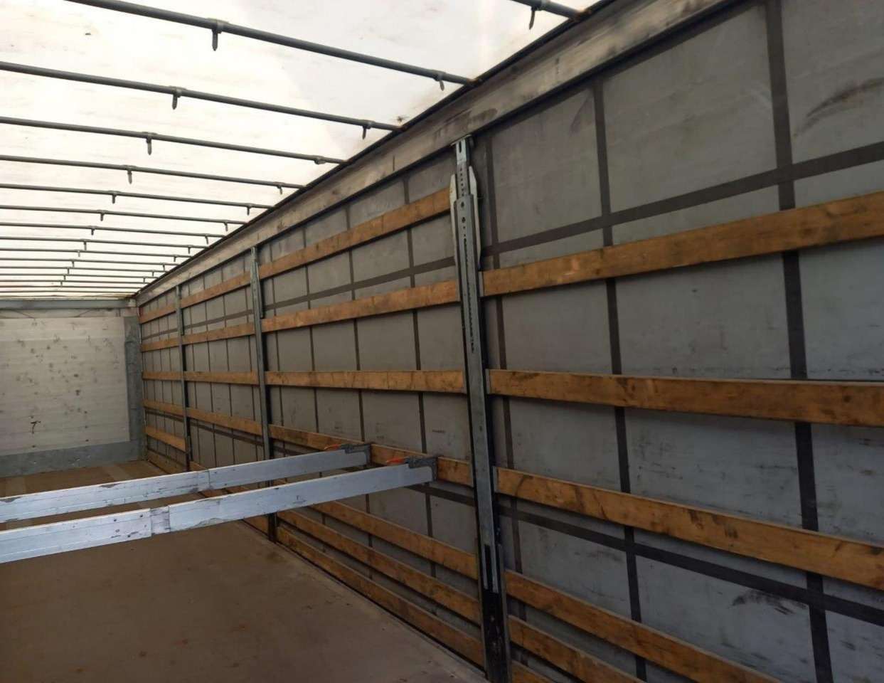 2019 Schmitz Cargobull SCS24/L Varios - Semi-remorque rideaux coulissants: photos 4 2019 Schmitz Cargobull SCS24/L Varios - Semi-remorque rideaux coulissants: photos 4