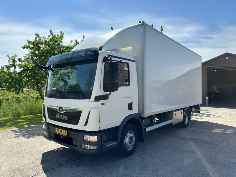 MAN TGL 10.190 / NL TRUCK / BOX / EURO 6 / MANUAL / NEW TYRES / LOADLIFT - Camion fourgon: photos 1 MAN TGL 10.190 / NL TRUCK / BOX / EURO 6 / MANUAL / NEW TYRES / LOADLIFT - Camion fourgon: photos 1