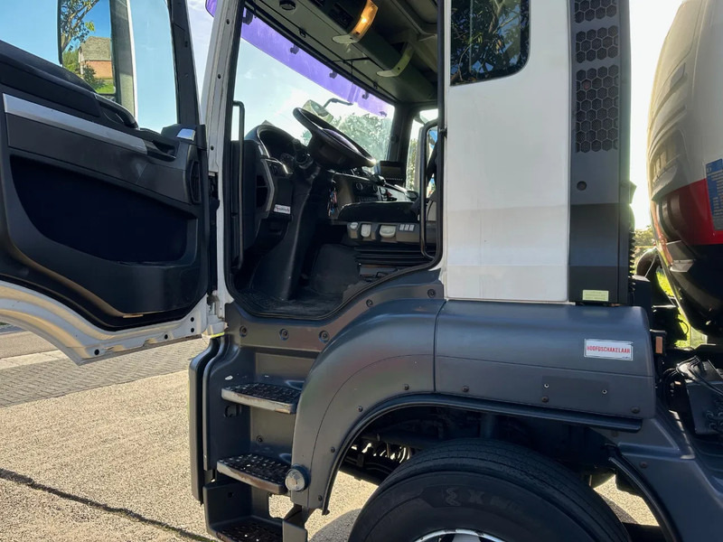 MAN TGS 26.360 / NL TRUCK / EURO 5 / 6x2 / LENK-LIFT / DIJSEL 5 COMP. 23,2 m3 / AUTOMATIC - Camion citerne: photos 4 MAN TGS 26.360 / NL TRUCK / EURO 5 / 6x2 / LENK-LIFT / DIJSEL 5 COMP. 23,2 m3 / AUTOMATIC - Camion citerne: photos 4