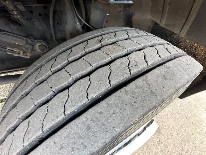 Mercedes-Benz Atego 1018 / NL TRUCK / AIRCO / BOX+LIFT+SIDE DOOR / AUTOMATIC - Camion fourgon: photos 5 Mercedes-Benz Atego 1018 / NL TRUCK / AIRCO / BOX+LIFT+SIDE DOOR / AUTOMATIC - Camion fourgon: photos 5