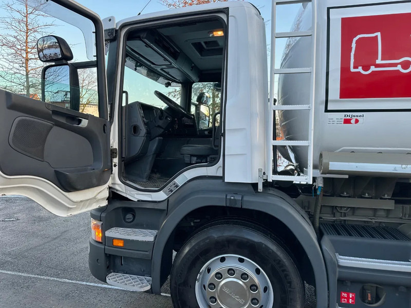 Scania P280 / NL TRUCK / 6X2 / DIJSEL 23200 LTR / EURO5 / 4 COMP / AUTOMATIC - Camion citerne: photos 5 Scania P280 / NL TRUCK / 6X2 / DIJSEL 23200 LTR / EURO5 / 4 COMP / AUTOMATIC - Camion citerne: photos 5