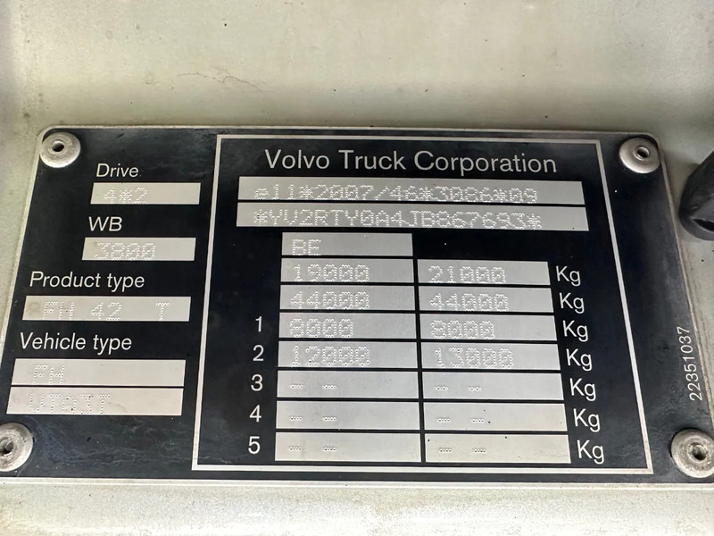 Volvo FH 460 / GLOBETROTTER / EURO 6 / I-Shift / HYDRAULIC / FULL AIR / NEW TACHO - Tracteur routier: photos 4 Volvo FH 460 / GLOBETROTTER / EURO 6 / I-Shift / HYDRAULIC / FULL AIR / NEW TACHO - Tracteur routier: photos 4
