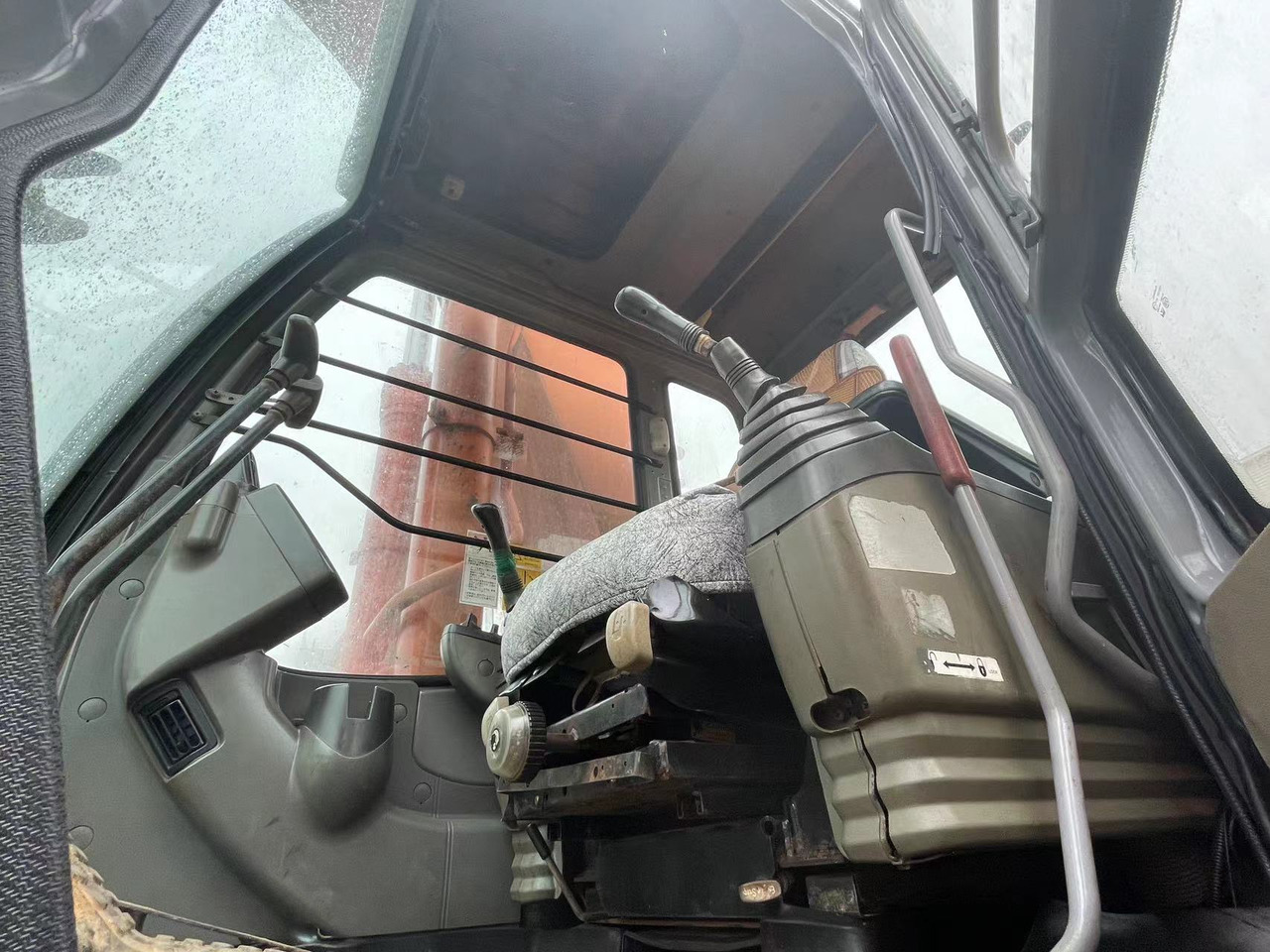 HITACHI ZX350LCH-1 - Pelle sur chenille: photos 5 HITACHI ZX350LCH-1 - Pelle sur chenille: photos 5