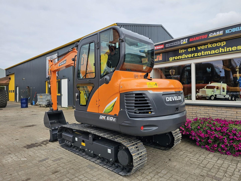 Develon DX60E-10N - Mini pelle: photos 3 Develon DX60E-10N - Mini pelle: photos 3