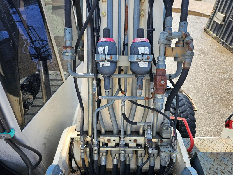 Pelle de manutention Terex TM350: photos 15