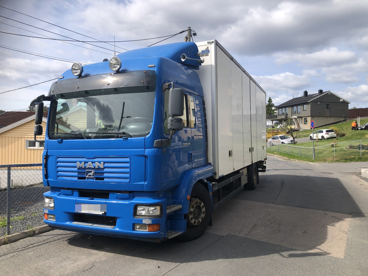 MAN TGM 18.240 - Camion fourgon: photos 1 MAN TGM 18.240 - Camion fourgon: photos 1