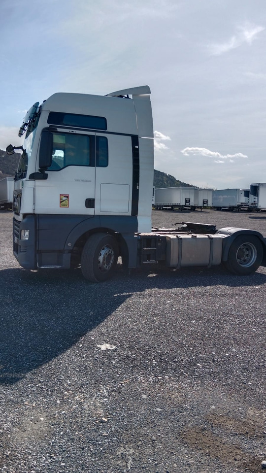MAN TGX 18.500 4X2 XXL Retarder 2x Tanks Euro 6 - Tracteur routier: photos 2 MAN TGX 18.500 4X2 XXL Retarder 2x Tanks Euro 6 - Tracteur routier: photos 2