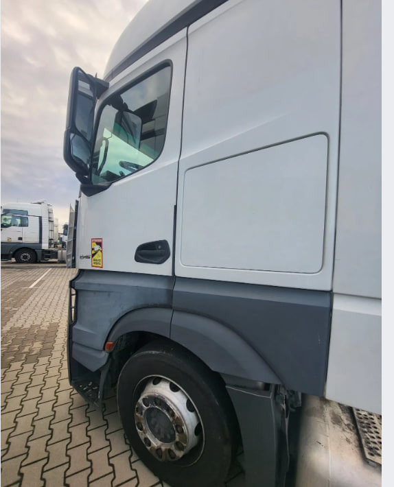 Mercedes-Benz ACTROS 1845 mega WDF - Tracteur routier: photos 3 Mercedes-Benz ACTROS 1845 mega WDF - Tracteur routier: photos 3