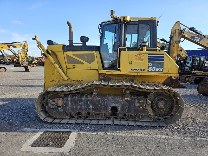 KOMATSU D65WX-17 - Bulldozer: photos 2 KOMATSU D65WX-17 - Bulldozer: photos 2