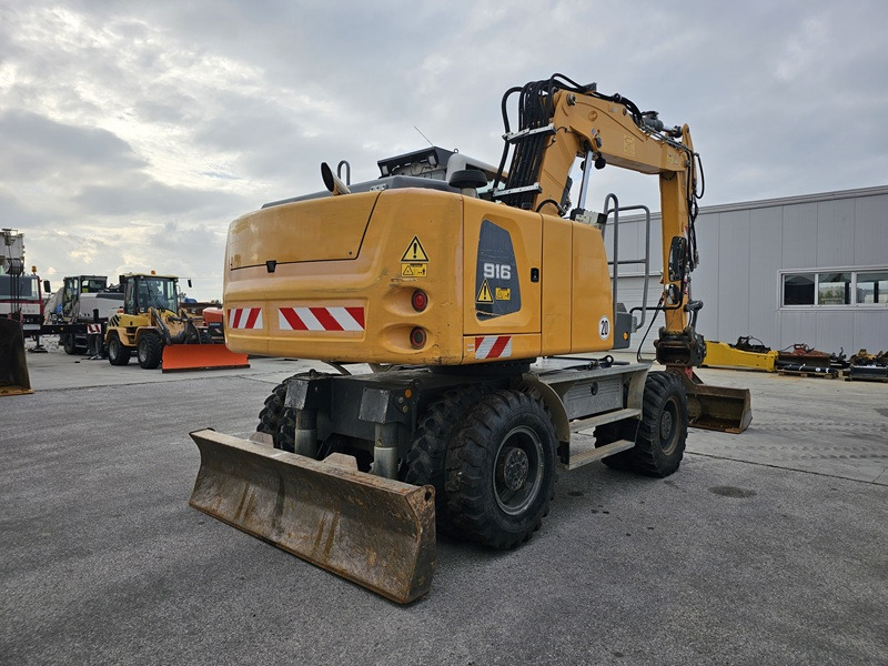 LIEBHERR A916 - Pelle sur pneus: photos 3 LIEBHERR A916 - Pelle sur pneus: photos 3