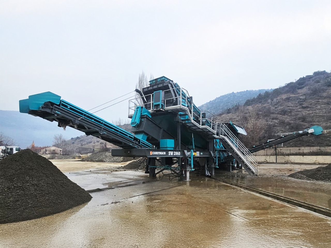 Constmach Mobile Sand And Gravel Washing And Screening Plant - Crible: photos 3 Constmach Mobile Sand And Gravel Washing And Screening Plant - Crible: photos 3
