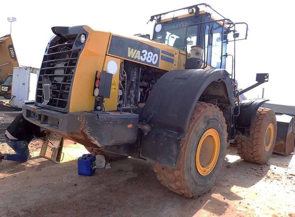 Komatsu WA380-8 - Chargeuse sur pneus: photos 4 Komatsu WA380-8 - Chargeuse sur pneus: photos 4