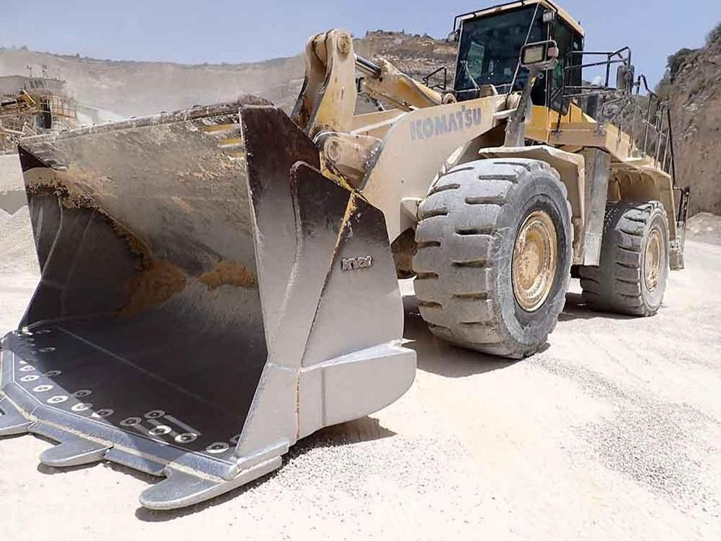Komatsu WA600-8EO  - Chargeuse sur pneus: photos 1 Komatsu WA600-8EO  - Chargeuse sur pneus: photos 1