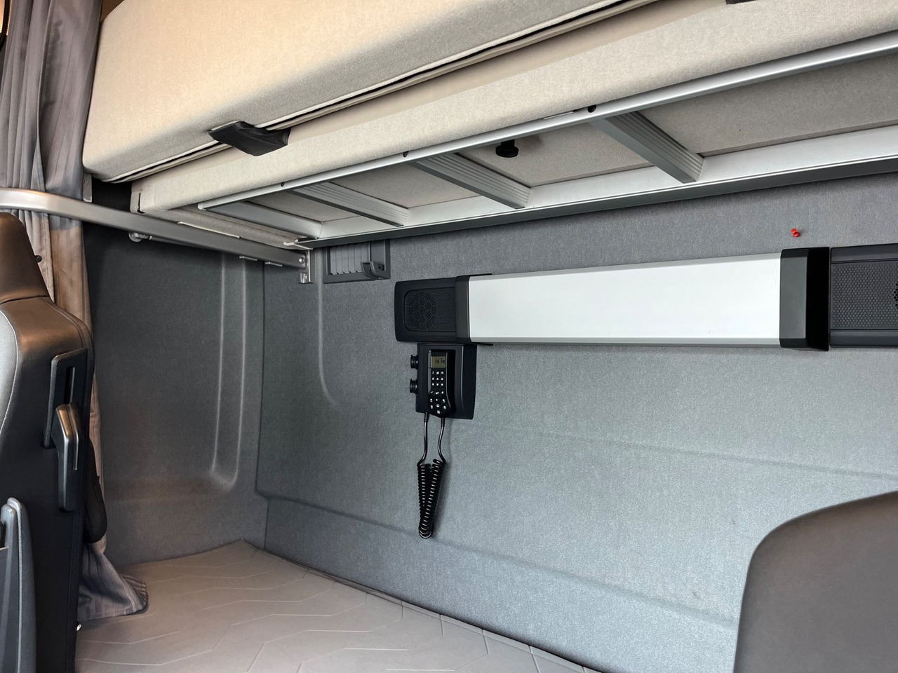 Tracteur routier Renault T480: photos 11